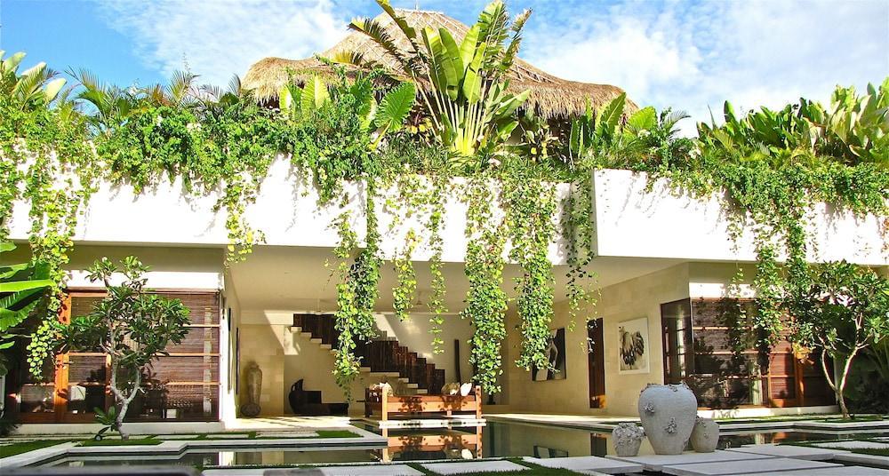 Nyaman Villas Seminyak Buitenkant foto